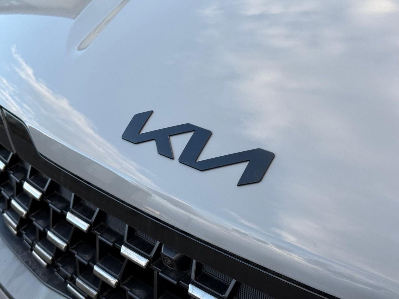 2027 Kia Carnival SX FWD Photo