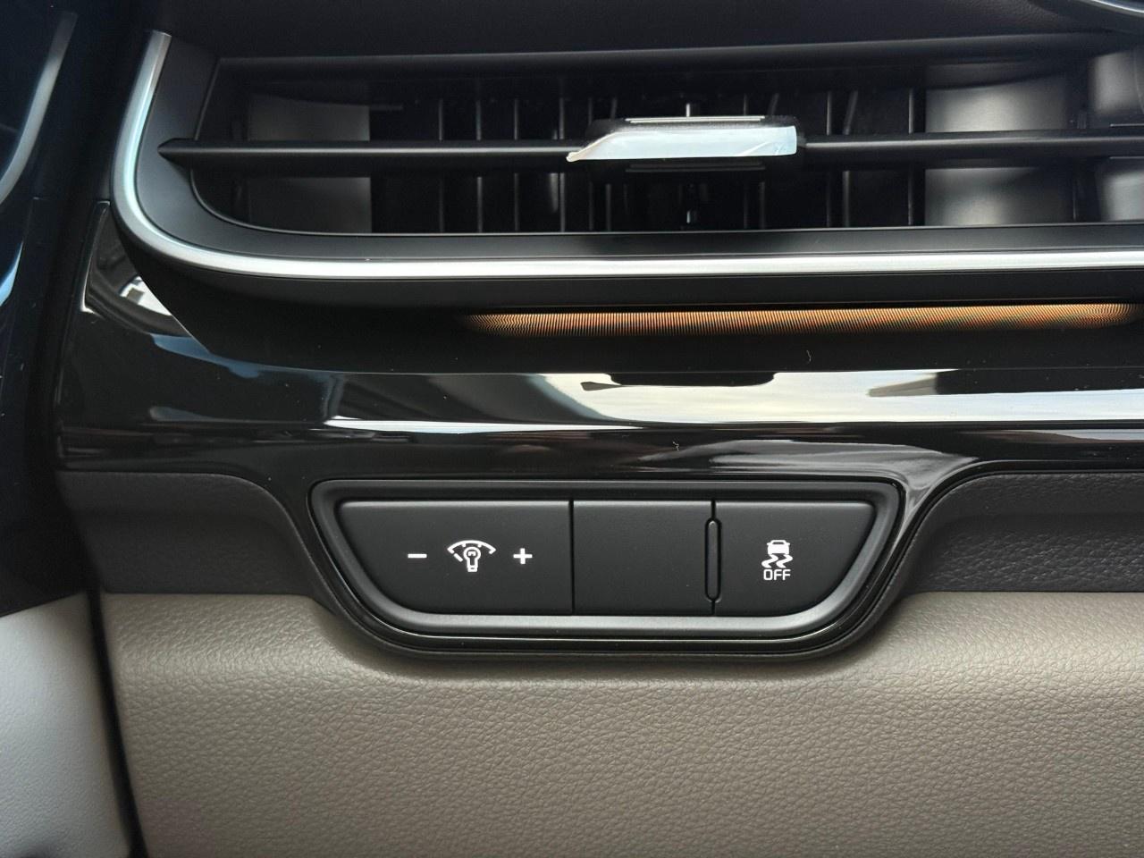 2027 Kia Carnival SX FWD Photo