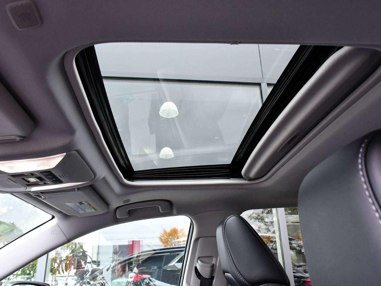 2025 Toyota RAV4 XLE AWD Photo