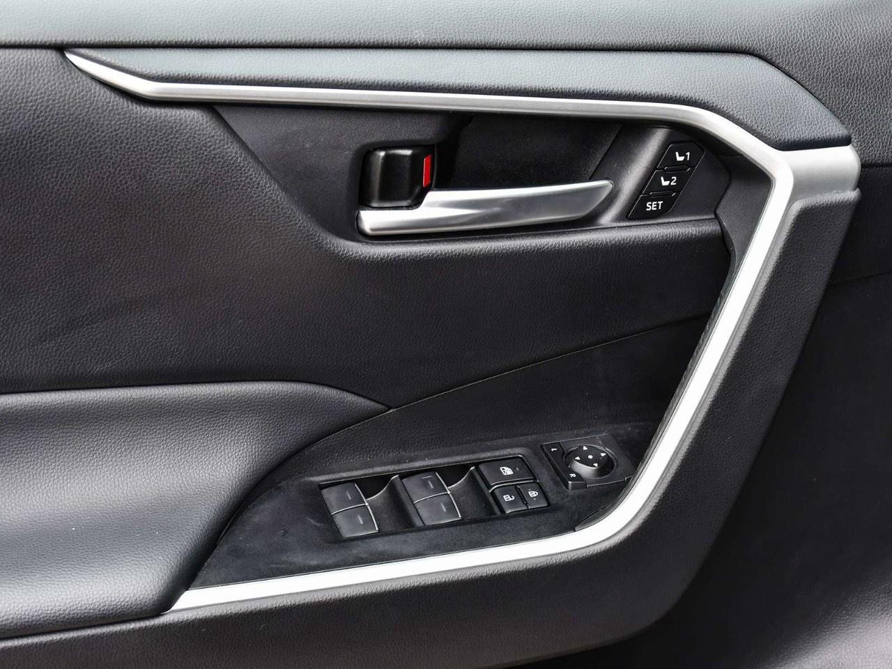 2025 Toyota RAV4 XLE AWD Photo