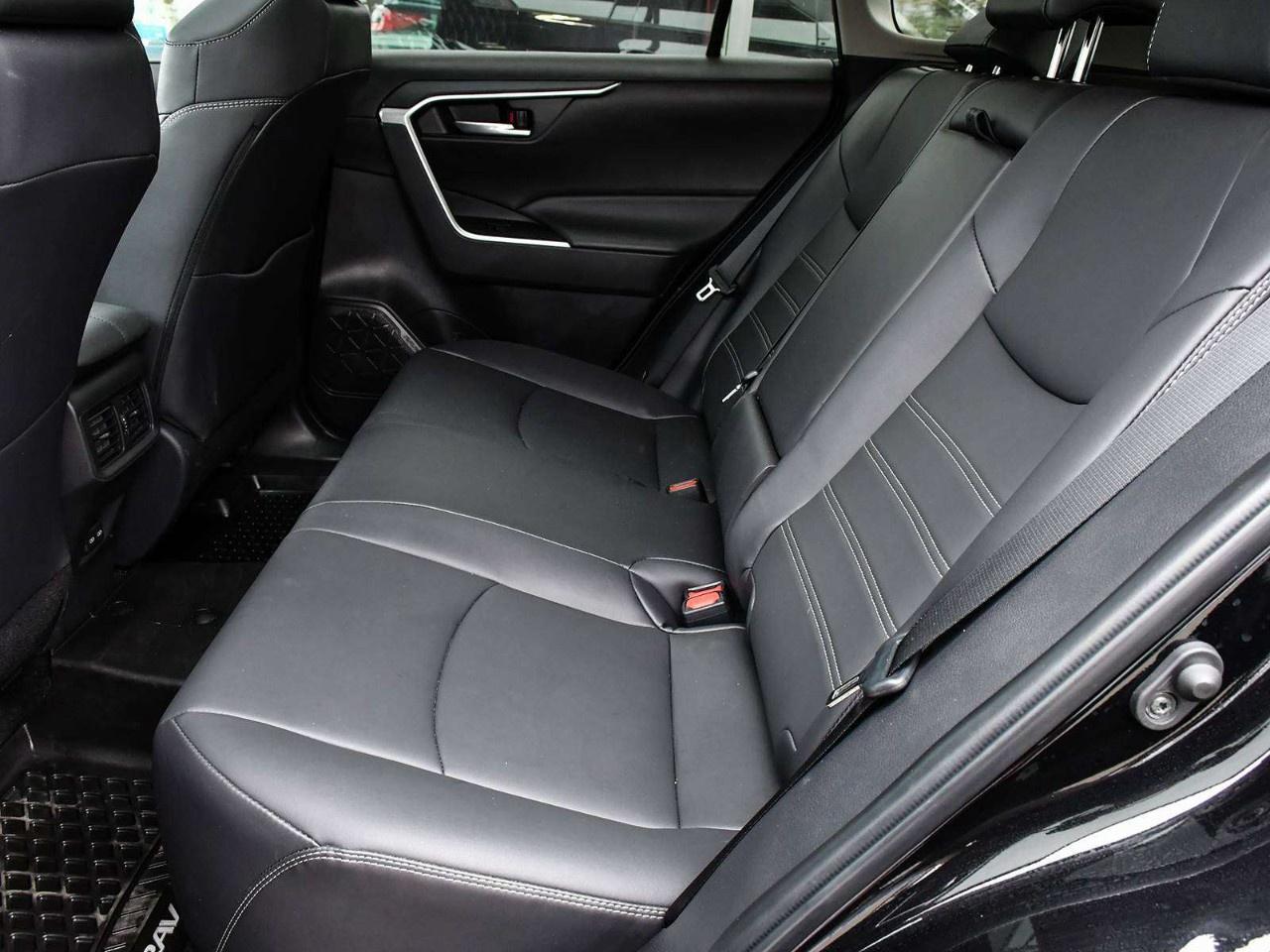 2025 Toyota RAV4 XLE AWD Photo