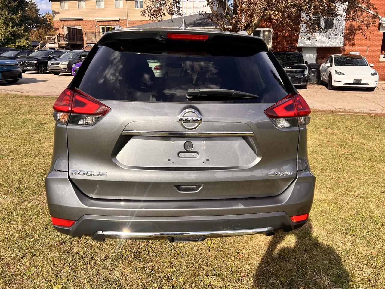 2018 Nissan Rogue SV AWD *Panoramic Roof Photo4