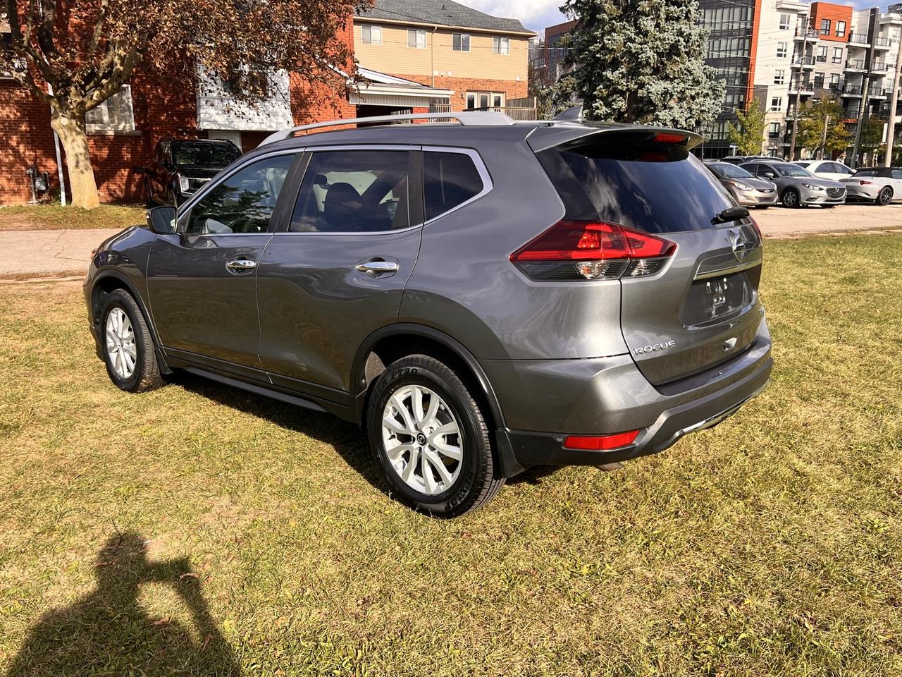 2018 Nissan Rogue SV AWD *Panoramic Roof Photo3