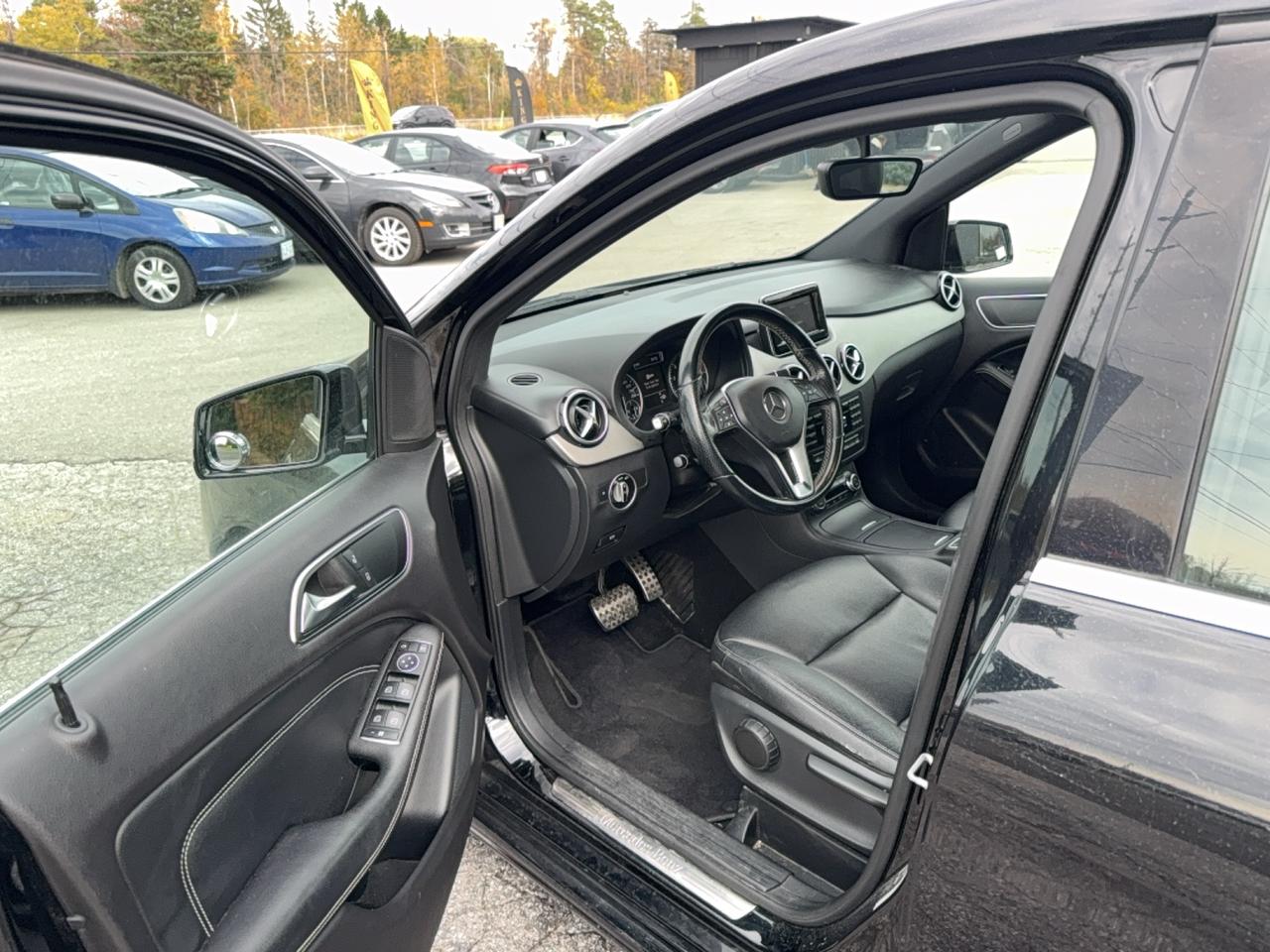 2013 Mercedes-Benz B-Class B 250 Sports Tourer Photo