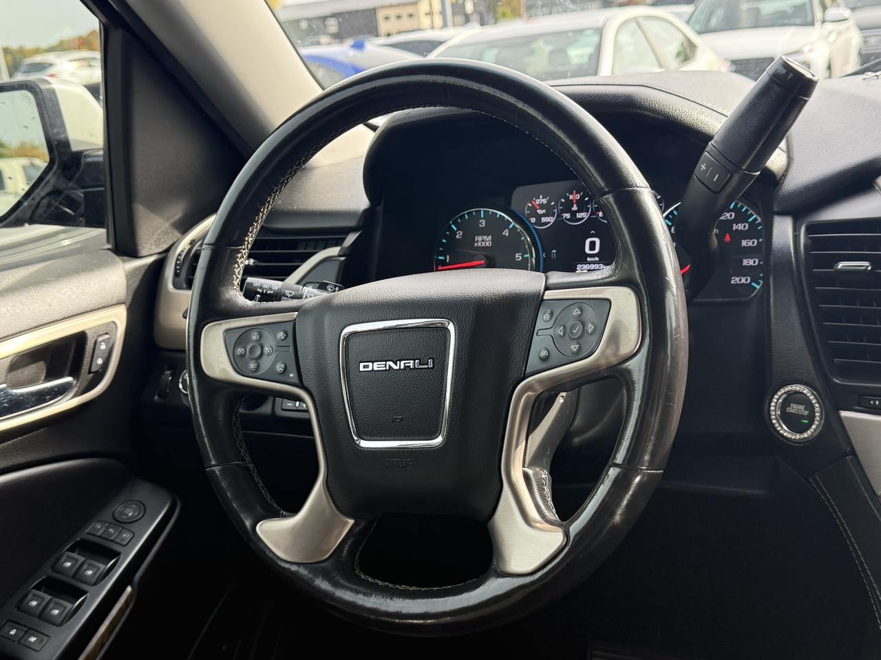 2018 GMC Yukon XL 4WD 4DR DENALI Photo