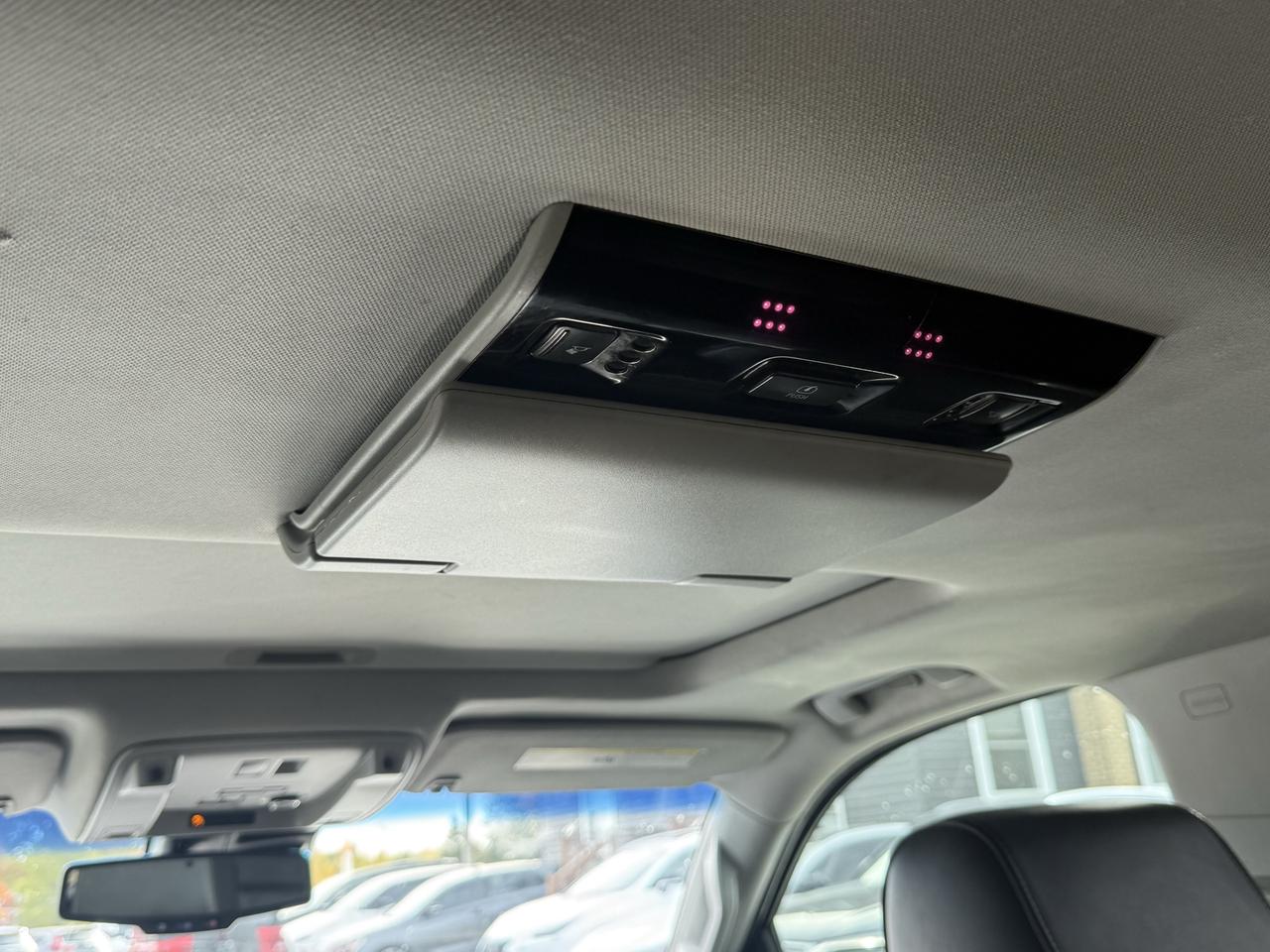 2018 GMC Yukon XL 4WD 4DR DENALI Photo