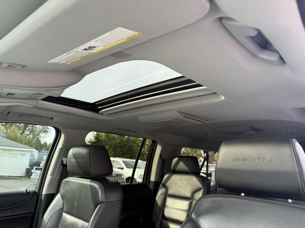 2018 GMC Yukon XL 4WD 4DR DENALI Photo