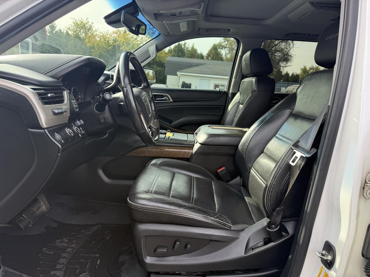 2018 GMC Yukon XL 4WD 4DR DENALI Photo