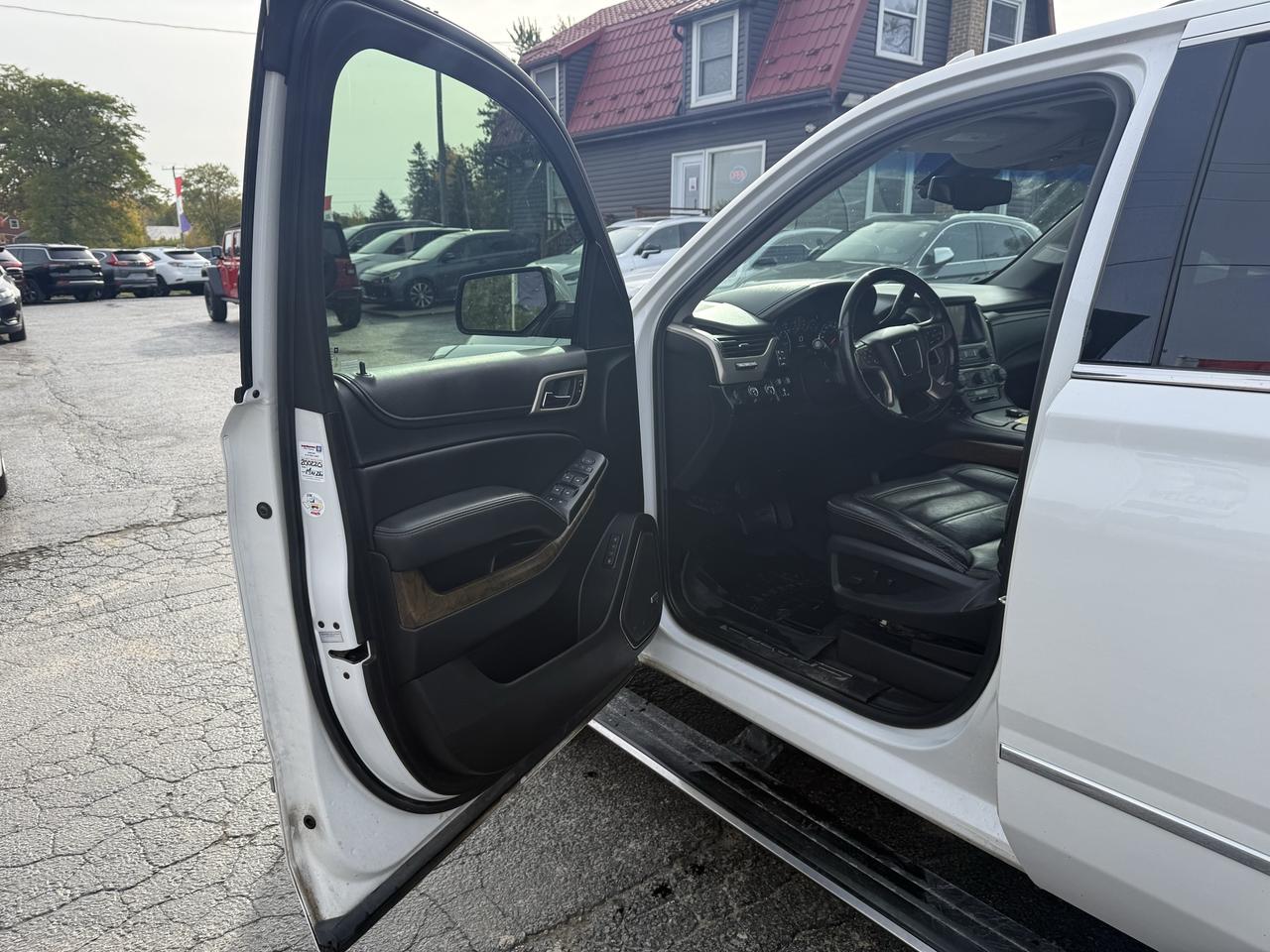 2018 GMC Yukon XL 4WD 4DR DENALI Photo