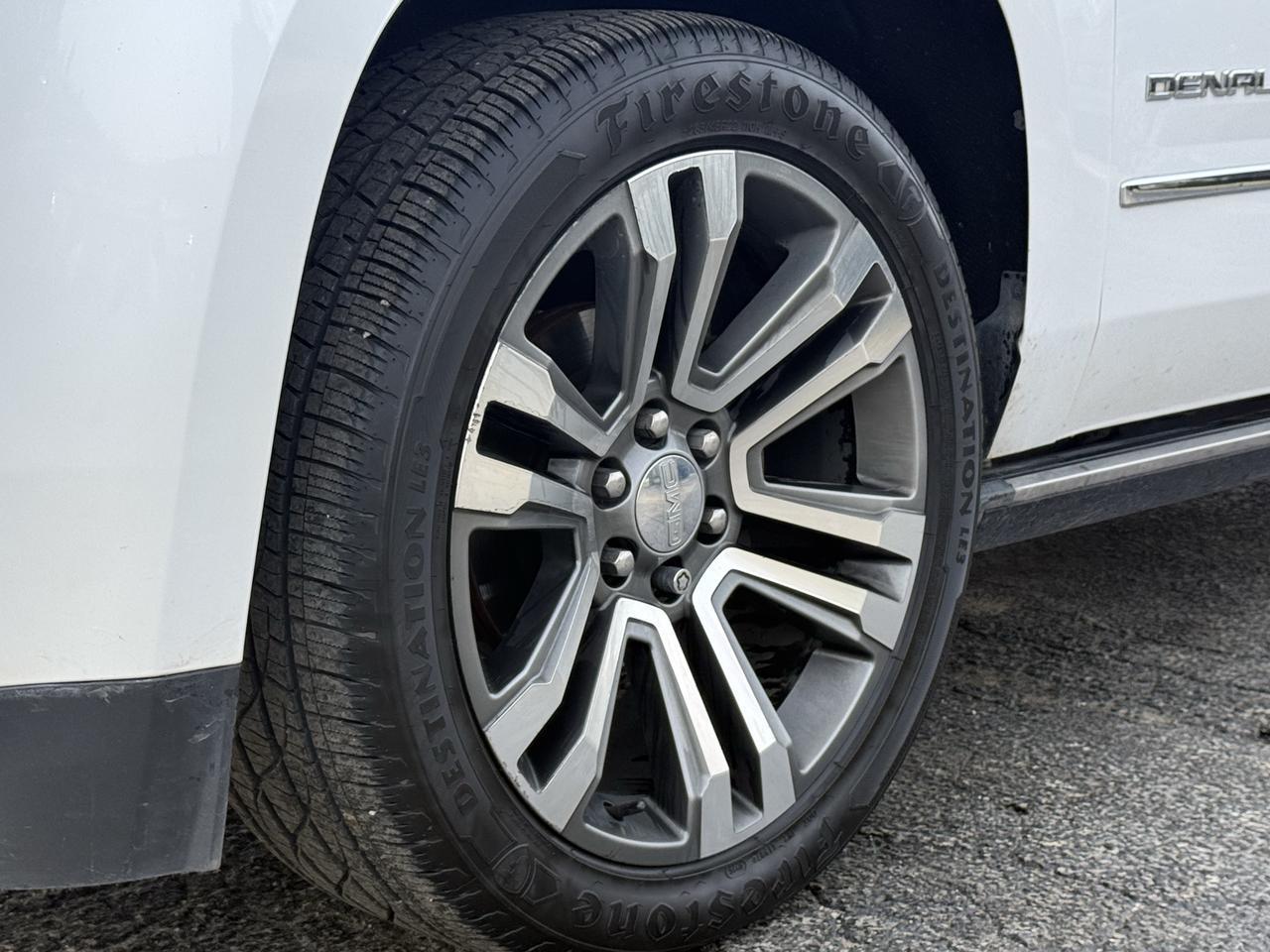 2018 GMC Yukon XL 4WD 4DR DENALI Photo