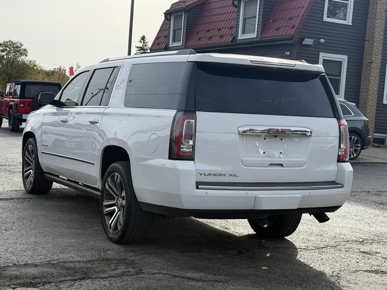 2018 GMC Yukon XL 4WD 4DR DENALI Photo