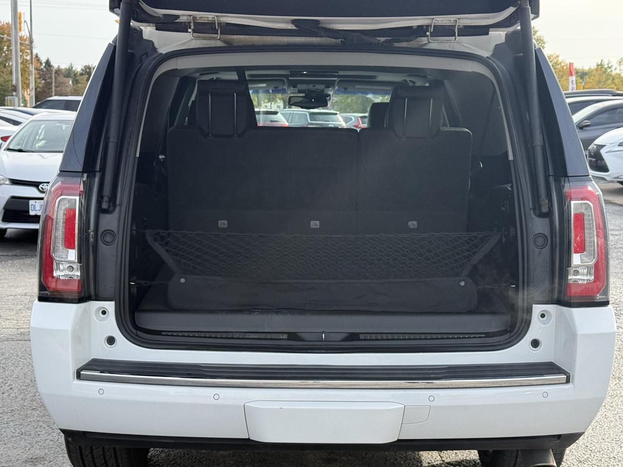 2018 GMC Yukon XL 4WD 4DR DENALI Photo
