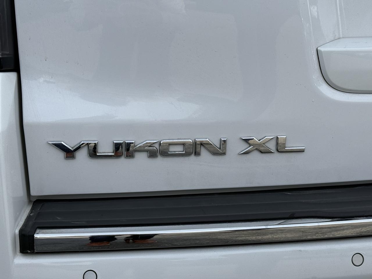 2018 GMC Yukon XL 4WD 4DR DENALI Photo