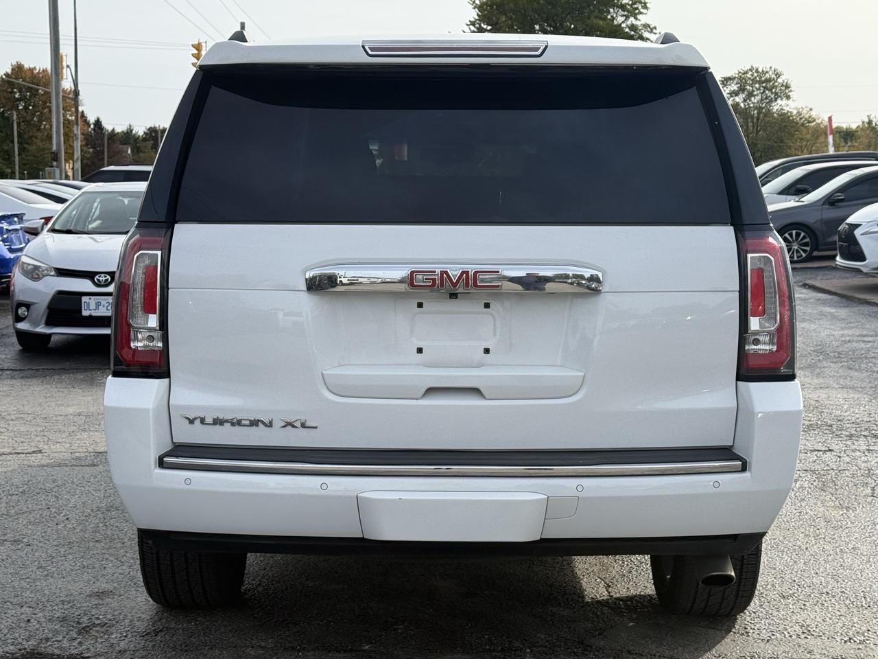 2018 GMC Yukon XL 4WD 4DR DENALI Photo