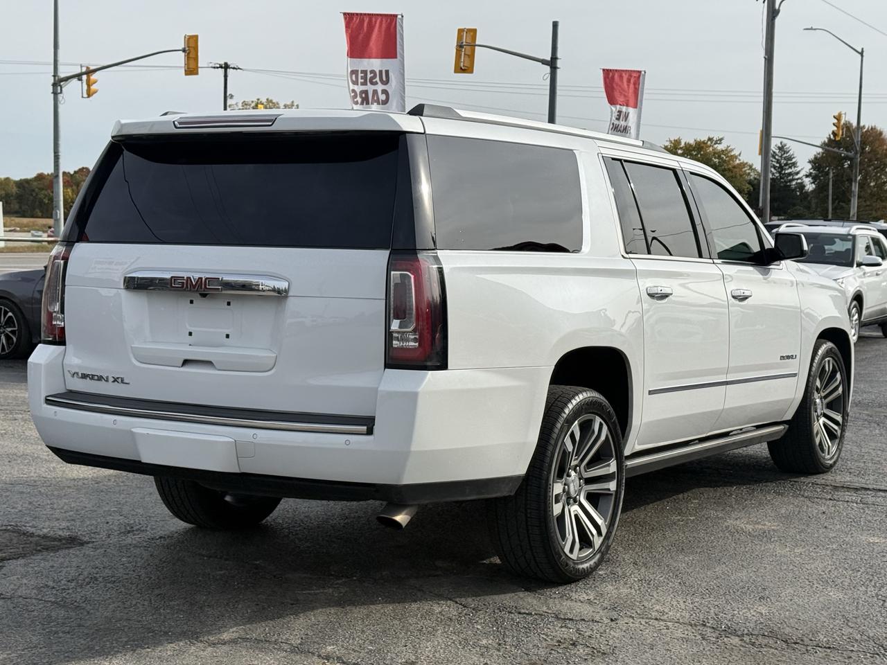 2018 GMC Yukon XL 4WD 4DR DENALI Photo2