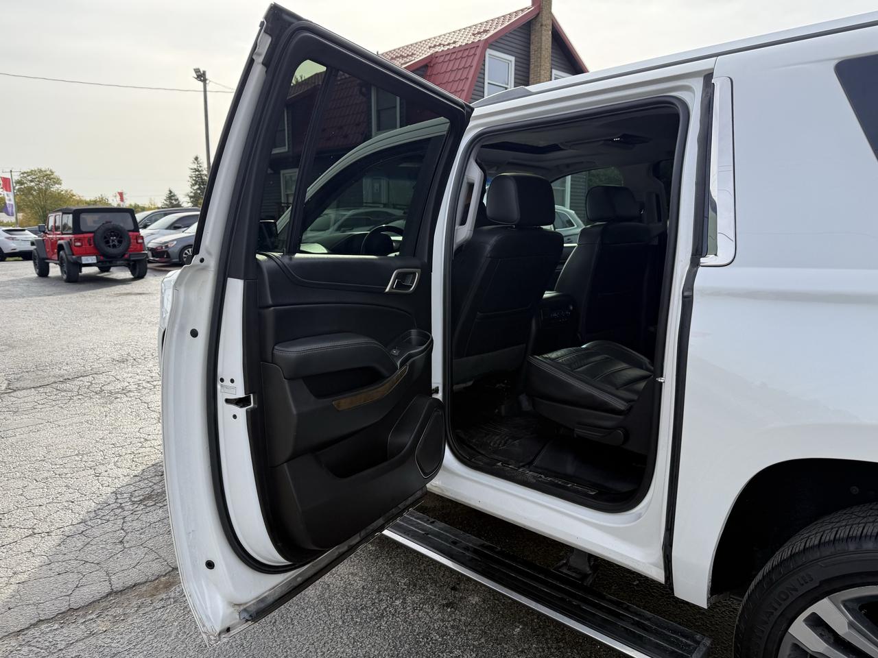 2018 GMC Yukon XL 4WD 4DR DENALI Photo