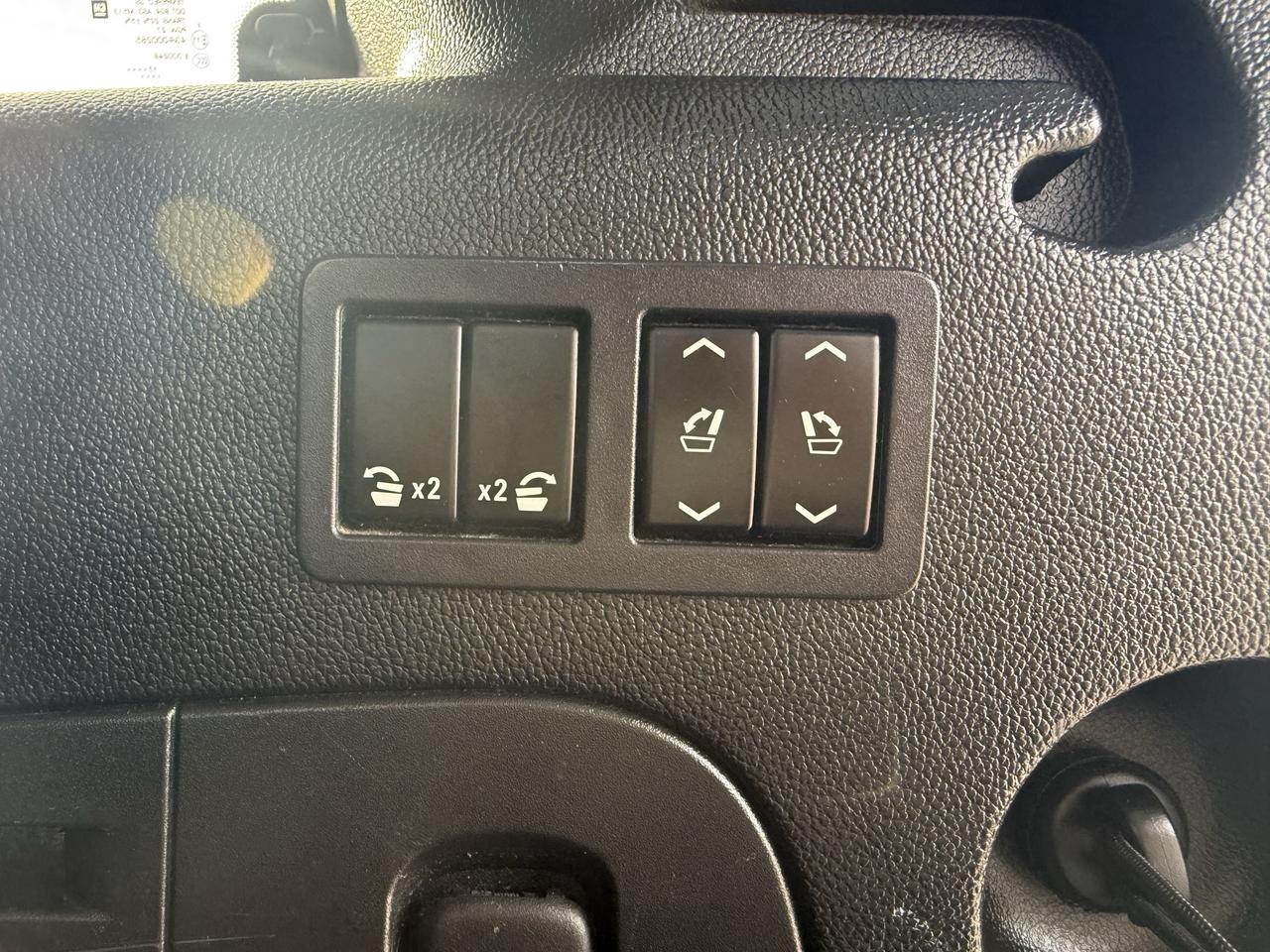2018 GMC Yukon XL 4WD 4DR DENALI Photo