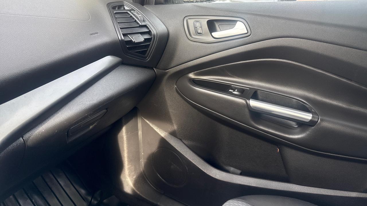 2017 Ford Escape SE Photo
