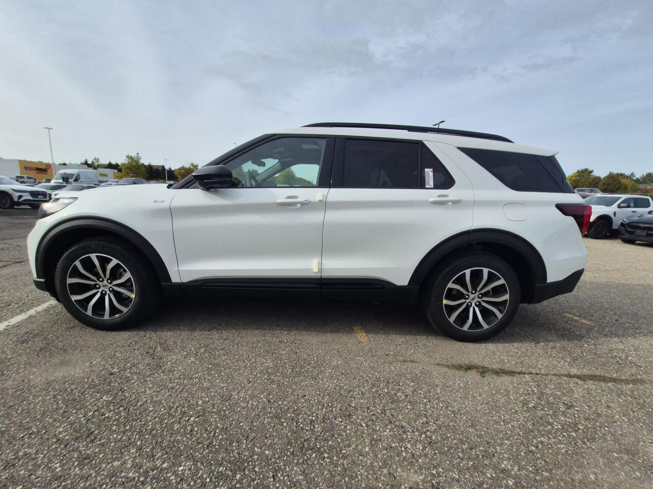 2027 Ford Explorer ST-LINE, MOONROOF, 360 CAM, ADAPTIVE CRUISE Photo