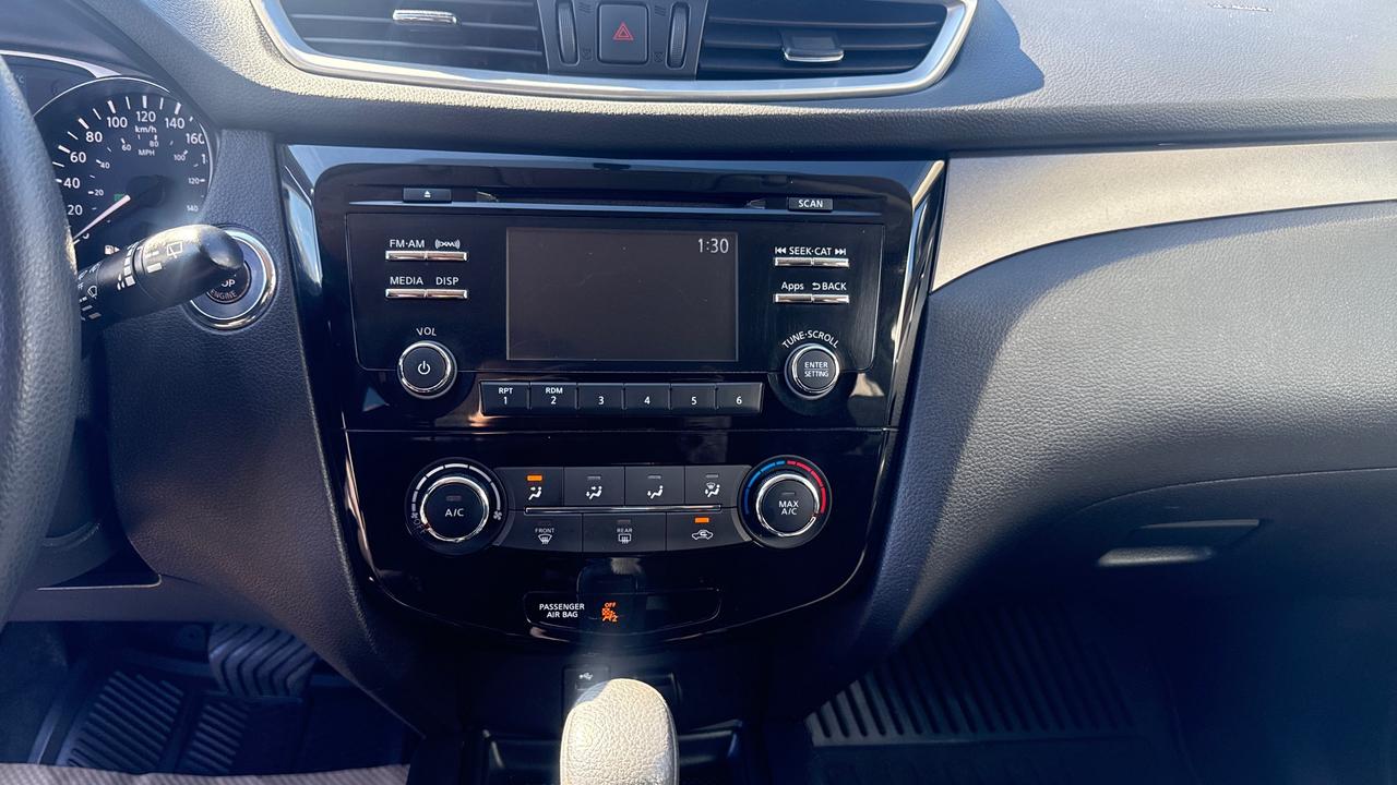 2016 Nissan Rogue S Photo