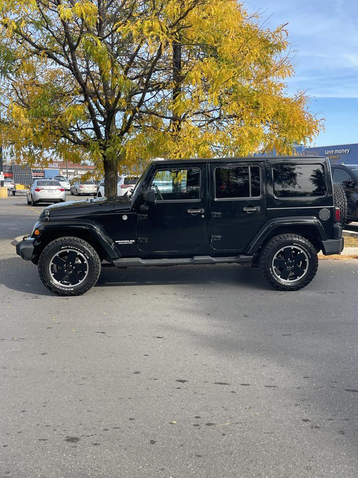 2012 Jeep Wrangler ALTITUDE   LEATHER  6 SPEED MANUAL Photo5