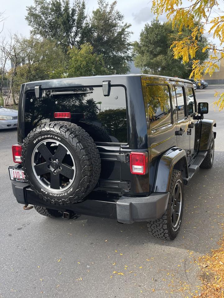 2012 Jeep Wrangler ALTITUDE   LEATHER  6 SPEED MANUAL Photo3
