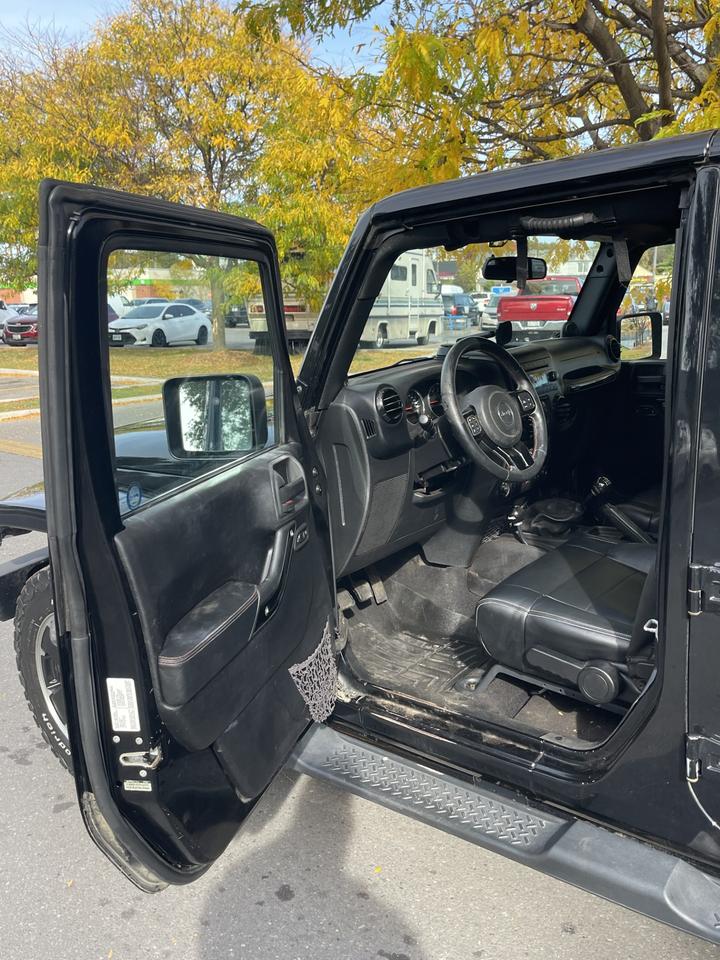 2012 Jeep Wrangler ALTITUDE   LEATHER  6 SPEED MANUAL Photo