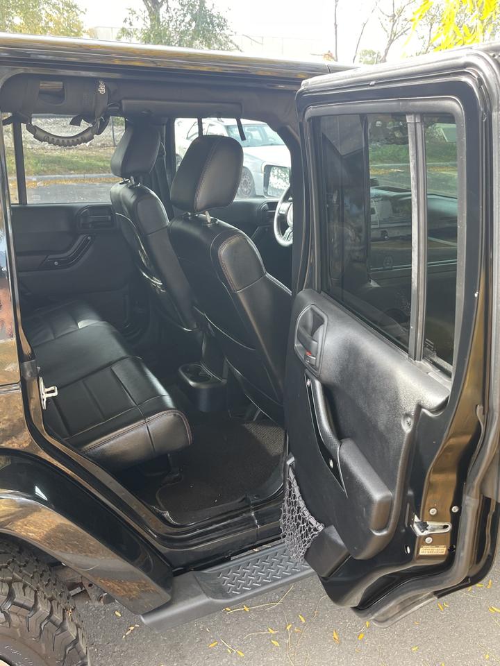 2012 Jeep Wrangler ALTITUDE   LEATHER  6 SPEED MANUAL Photo
