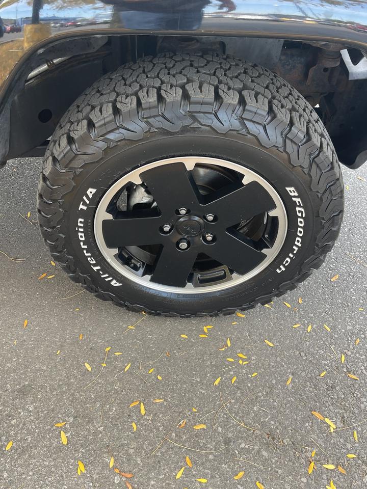 2012 Jeep Wrangler ALTITUDE   LEATHER  6 SPEED MANUAL Photo