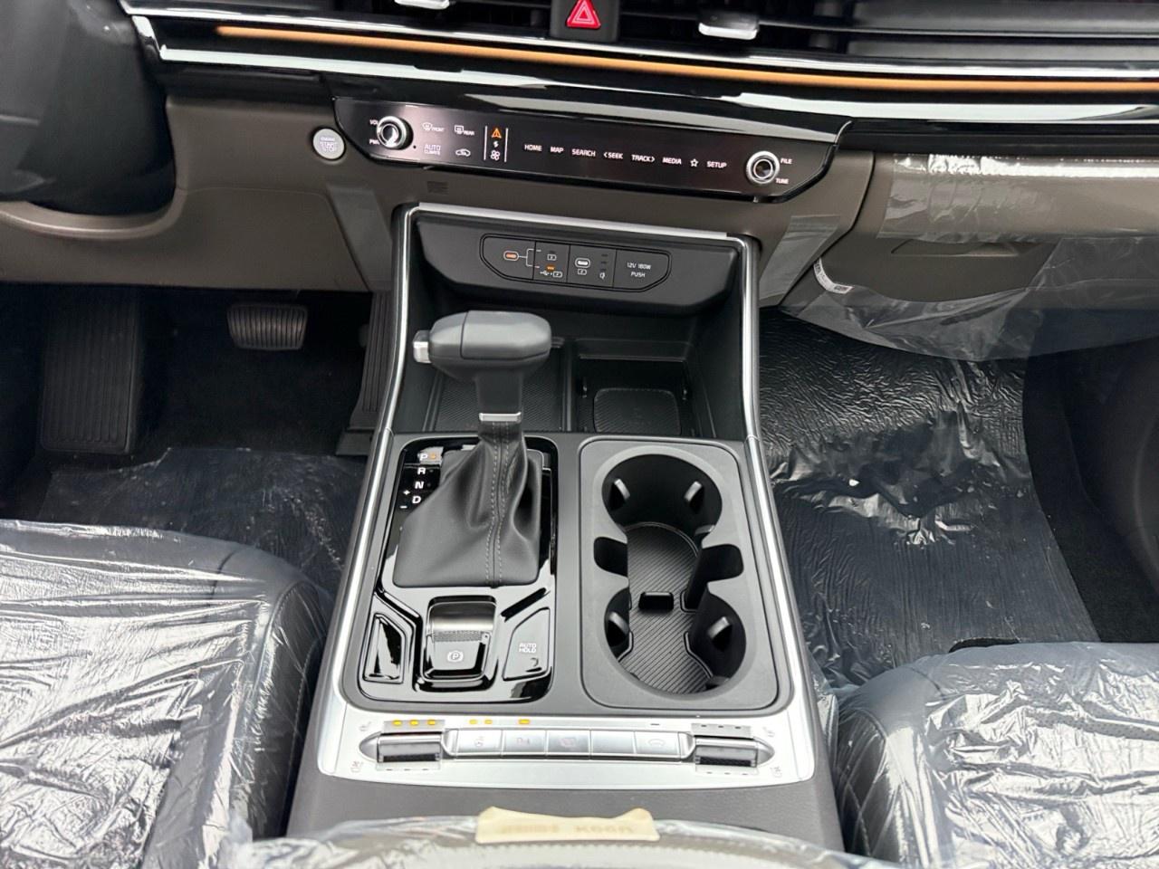 2027 Kia Carnival SX  FWD Photo