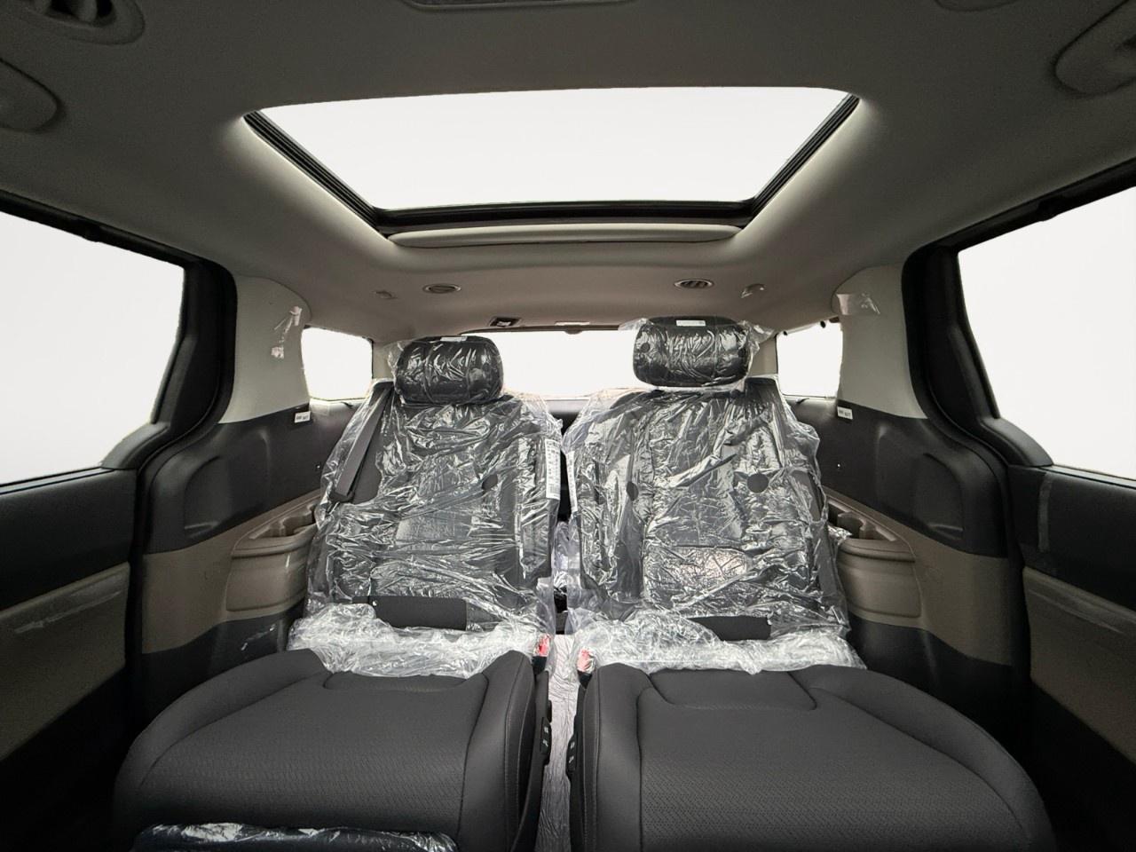 2027 Kia Carnival SX  FWD Photo