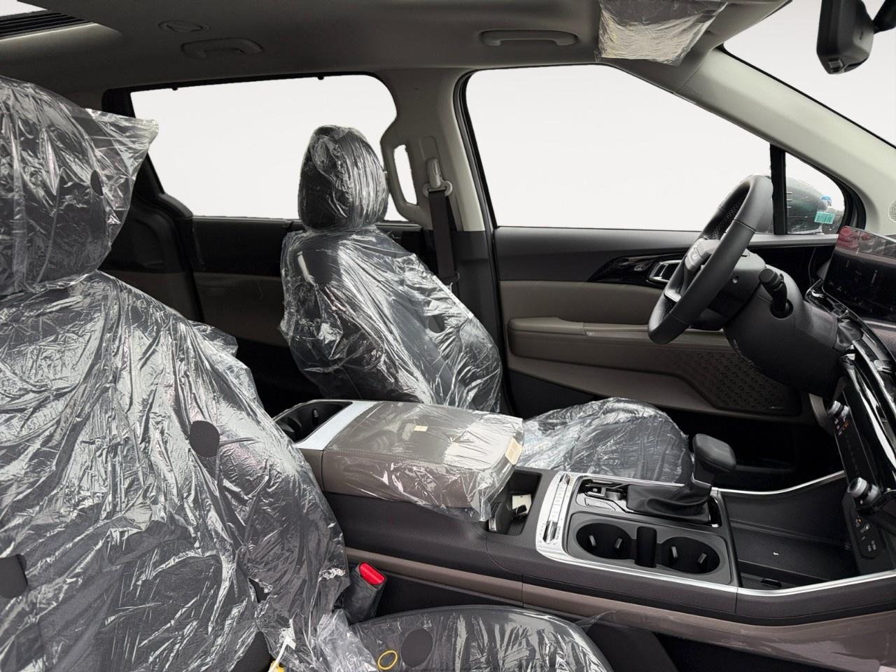 2027 Kia Carnival SX  FWD Photo