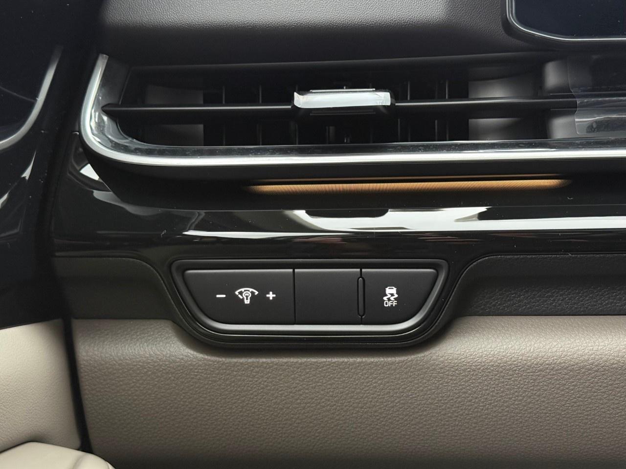 2027 Kia Carnival SX  FWD Photo