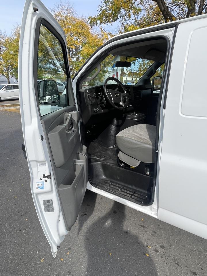 2019 Chevrolet Express Cargo Van HEAVY DUTY   REVERSE CAMERA   4.3L V6 Photo