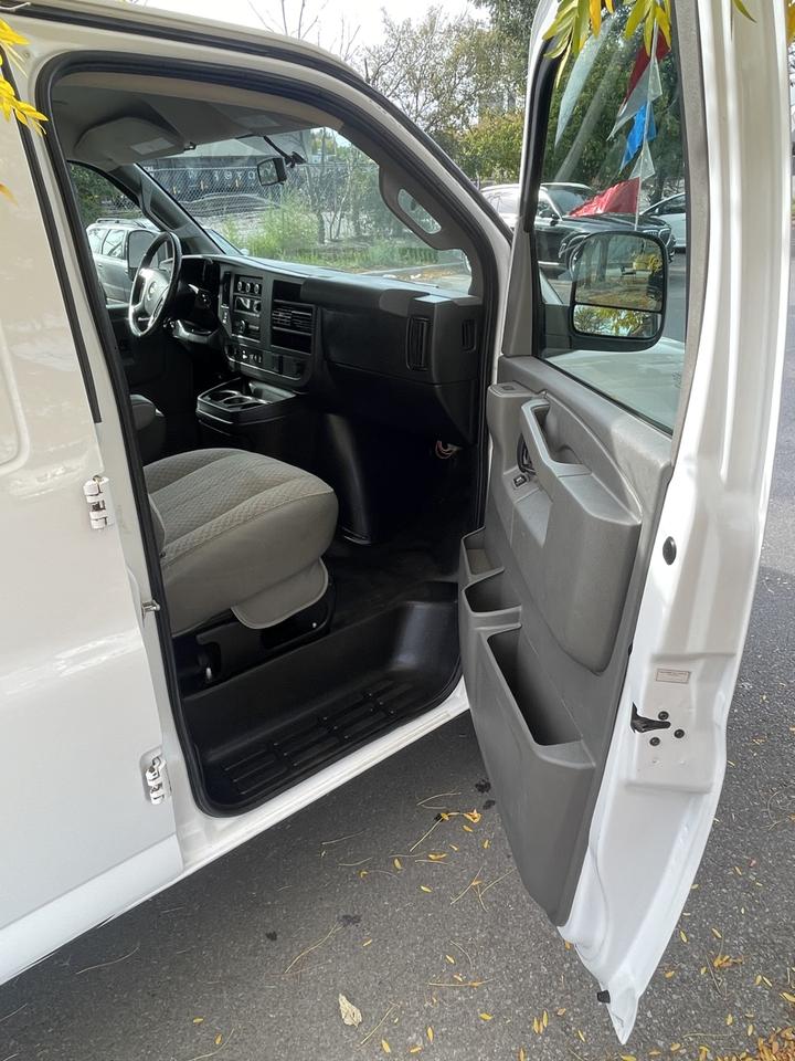 2019 Chevrolet Express Cargo Van HEAVY DUTY   REVERSE CAMERA   4.3L V6 Photo