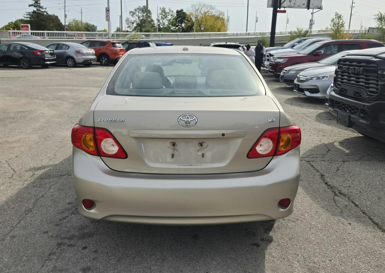 2010 Toyota Corolla CE / NO ACCIDENTS / 1 OWNER / CRUISE / AC / AUTO Photo2