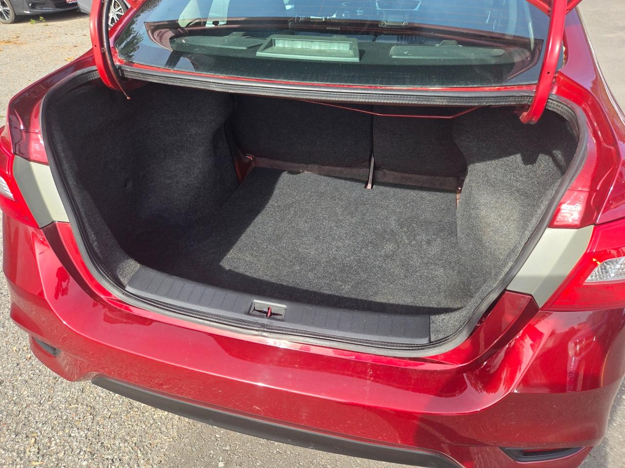 2016 Nissan Sentra SV Photo