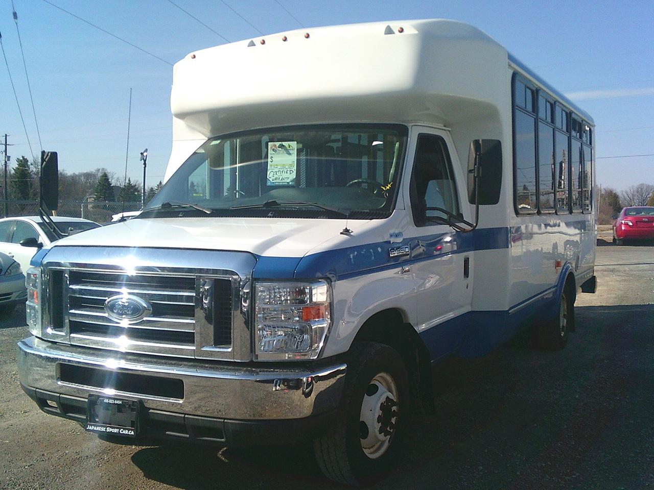 2017 Ford Econoline E-350 Super Duty Bus 158 DRW 7 PASS + WHEELCHAIR Photo