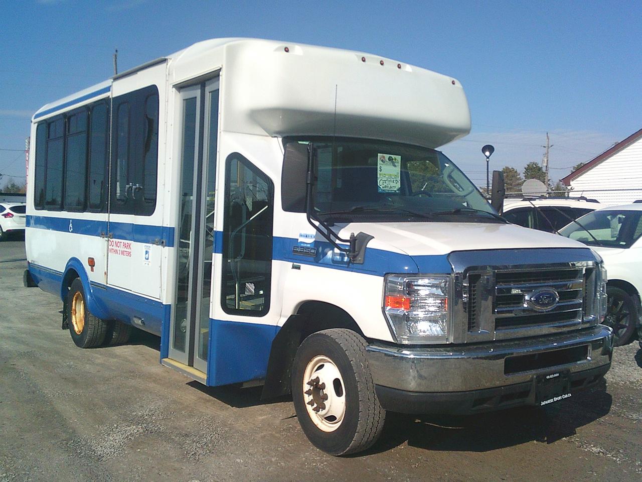 2017 Ford Econoline E-350 Super Duty Bus 158 DRW 7 PASS + WHEELCHAIR Photo