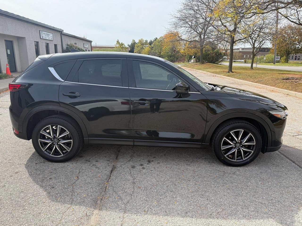 2017 Mazda CX-5 AWD GT,BLACK/BLACK LEATHER,SUNROOF,CERTIFIED ! Photo