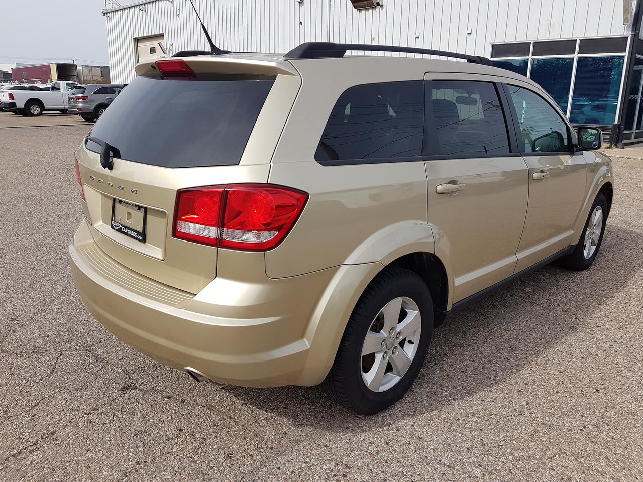 2011 Dodge Journey  Photo3