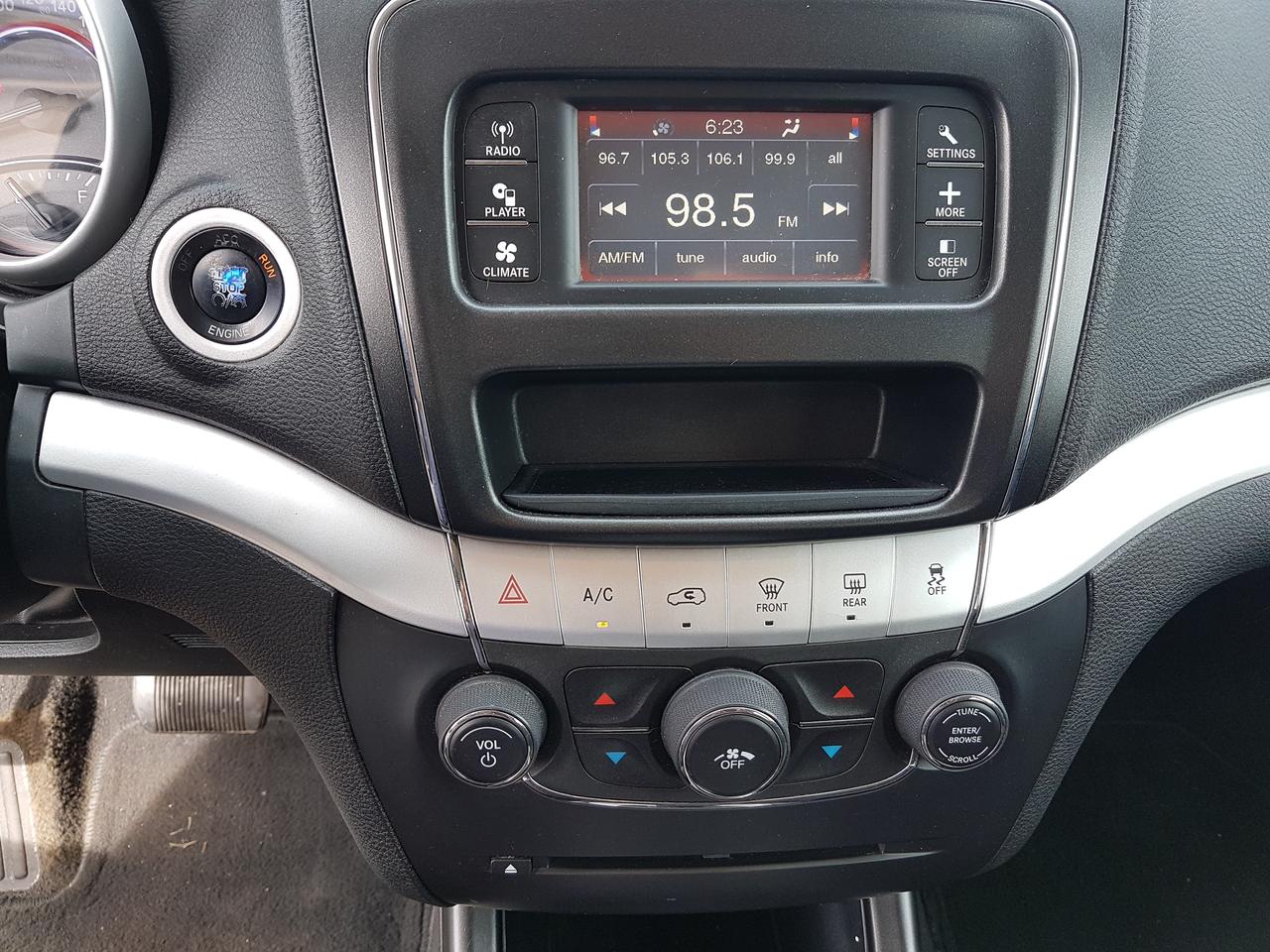 2011 Dodge Journey  Photo