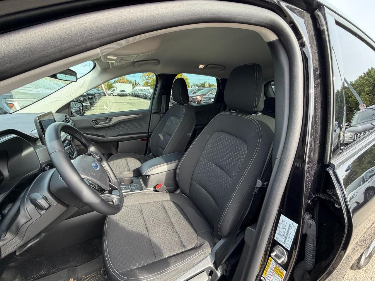 2025 Ford Escape Active 200A|*CPO*|COLD WTH PK|HTD STEER|1 OWNER|LOW KM Photo
