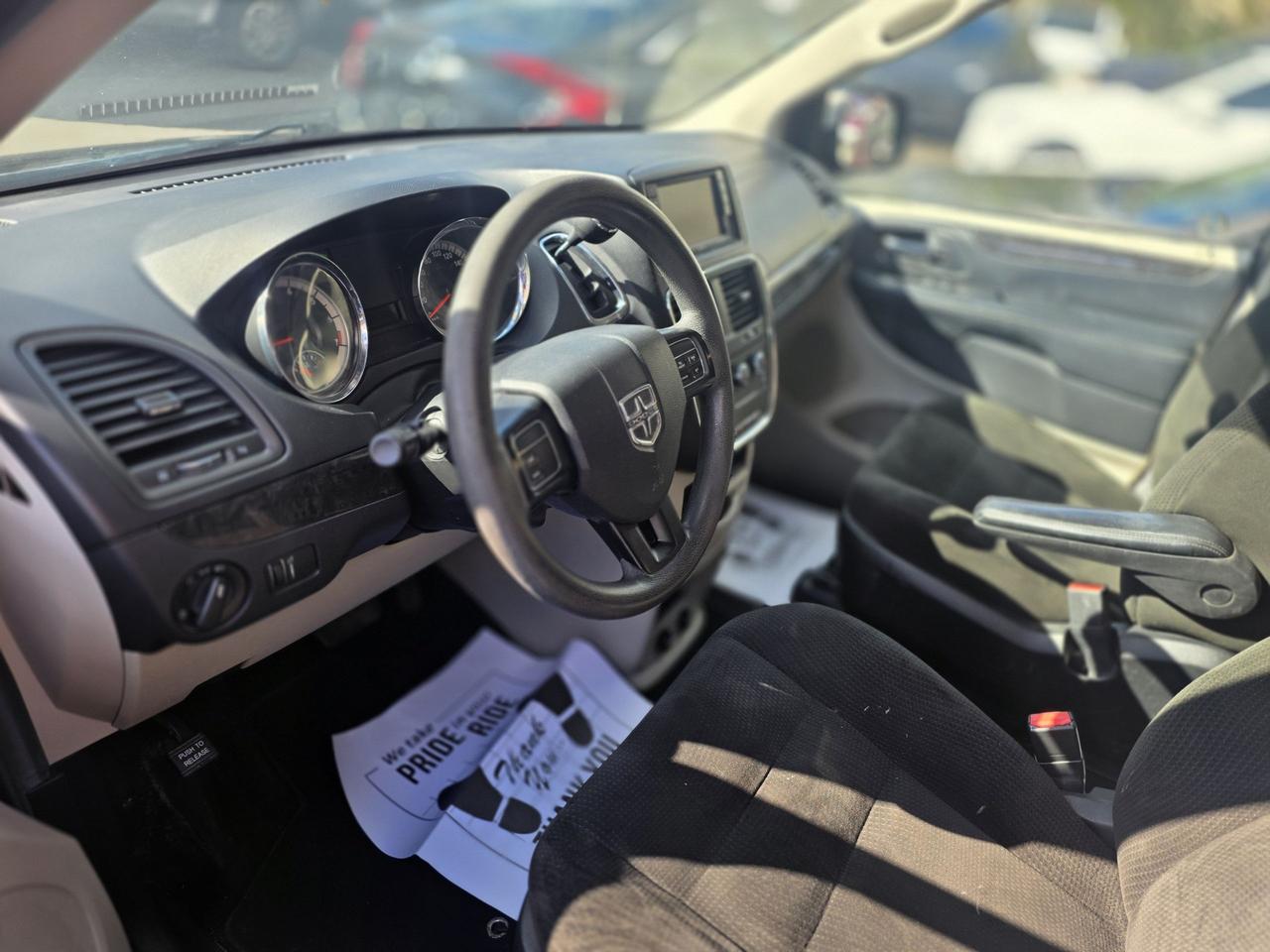 2015 Dodge Grand Caravan CANADA VALUE PACKAGE Photo4