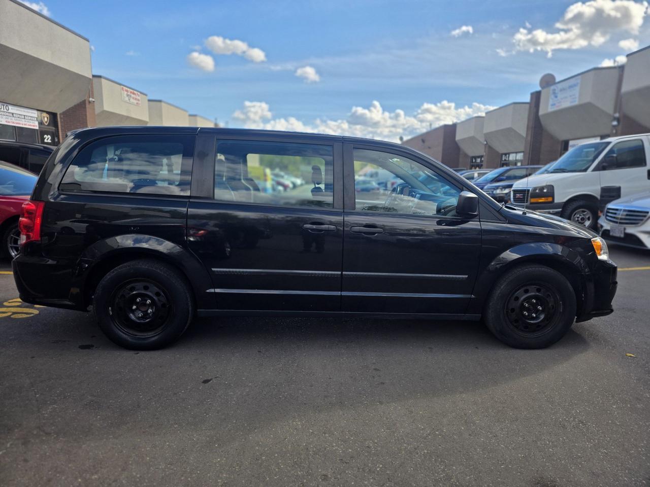 2015 Dodge Grand Caravan CANADA VALUE PACKAGE Photo