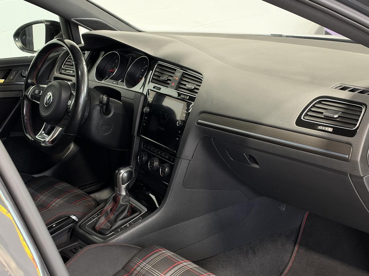 2019 Volkswagen Golf Autobahn Photo