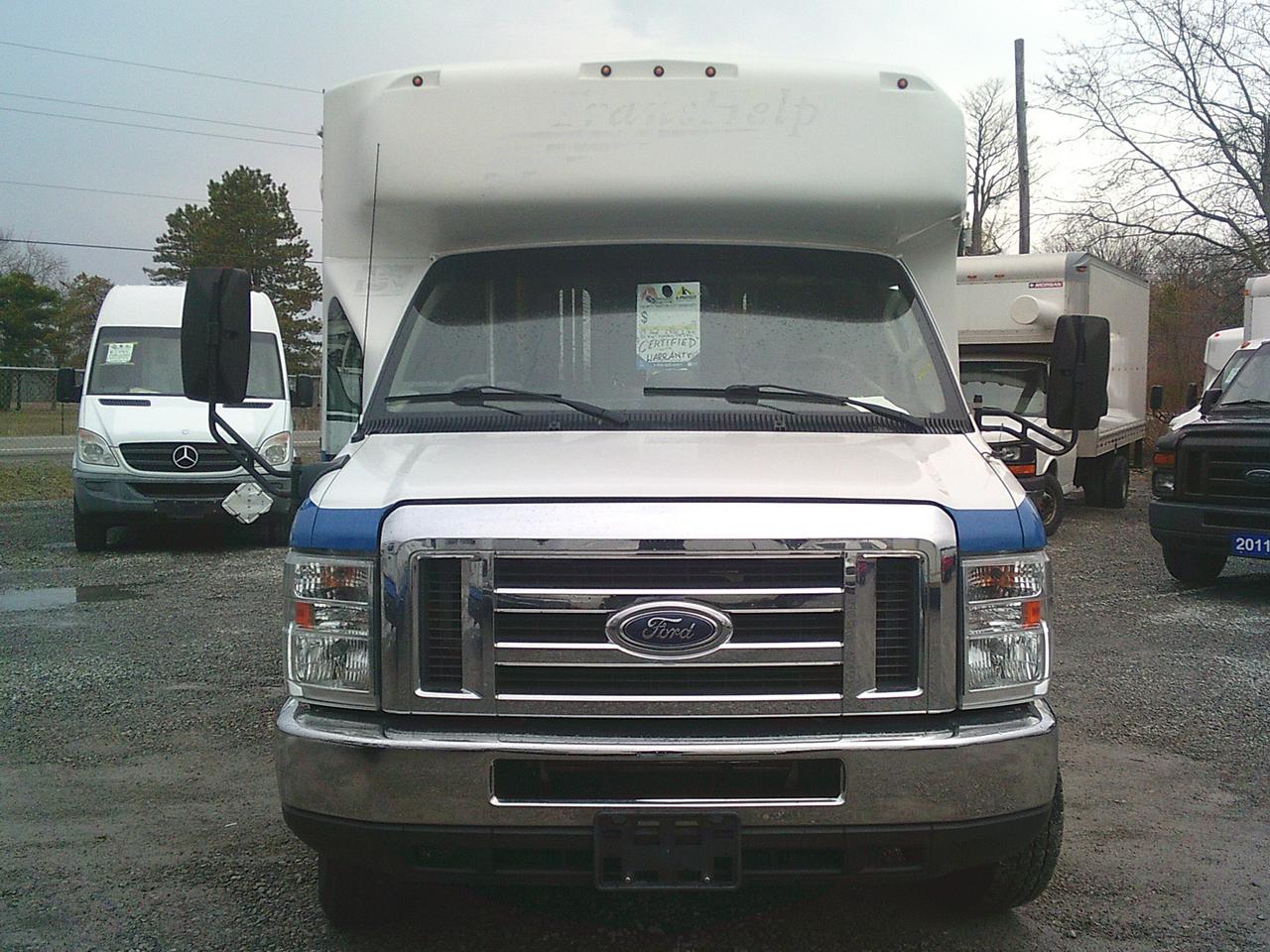 2017 Ford Econoline E-350 Super Duty Bus 158 DRW 7 PASS + WHEELCHAIR Photo