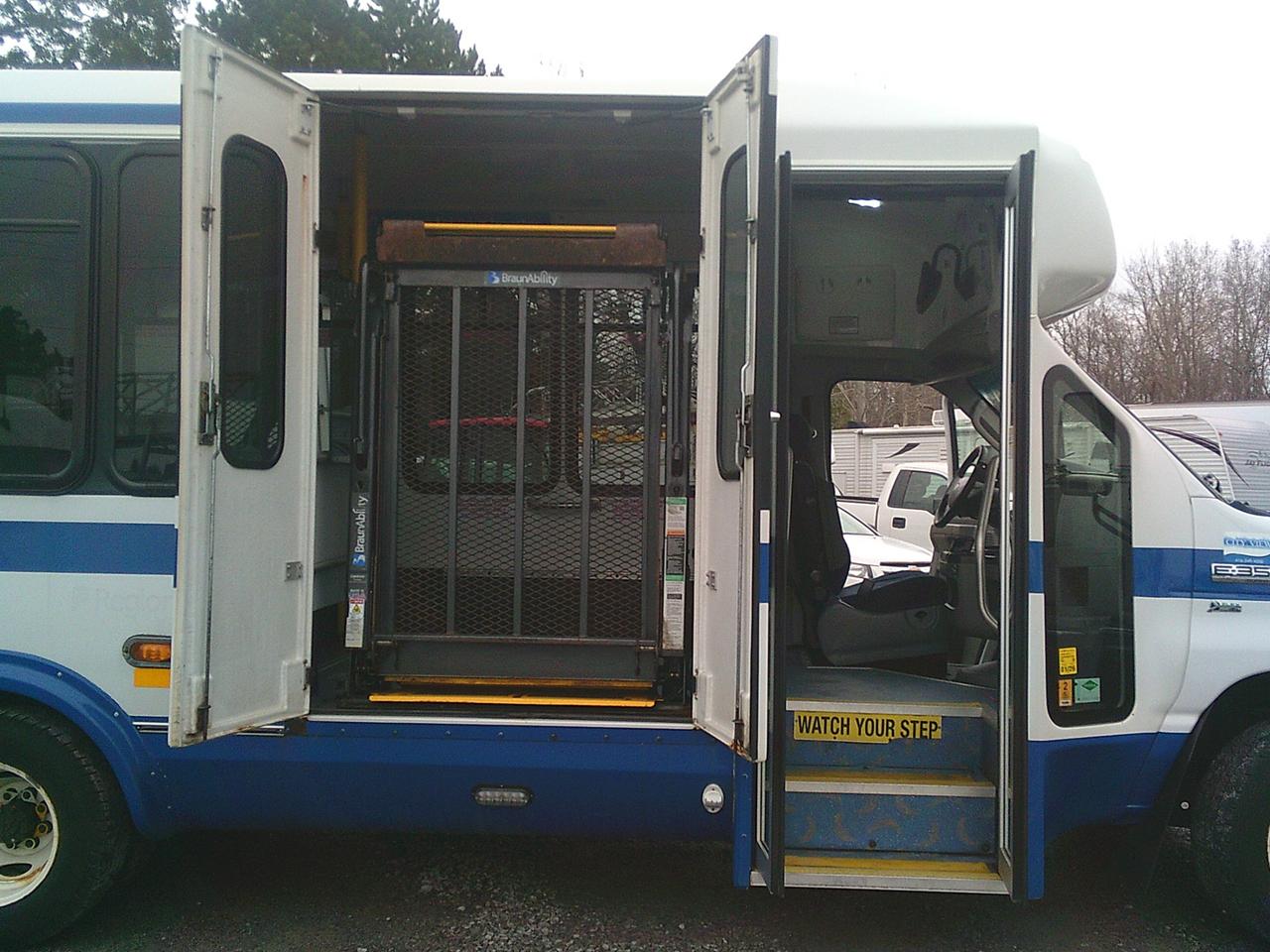 2017 Ford Econoline E-350 Super Duty Bus 158 DRW 7 PASS + WHEELCHAIR Photo