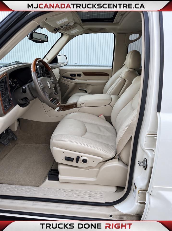 2004 Cadillac Escalade Luxury Showroom Condition ( Sold Unit ) Photo