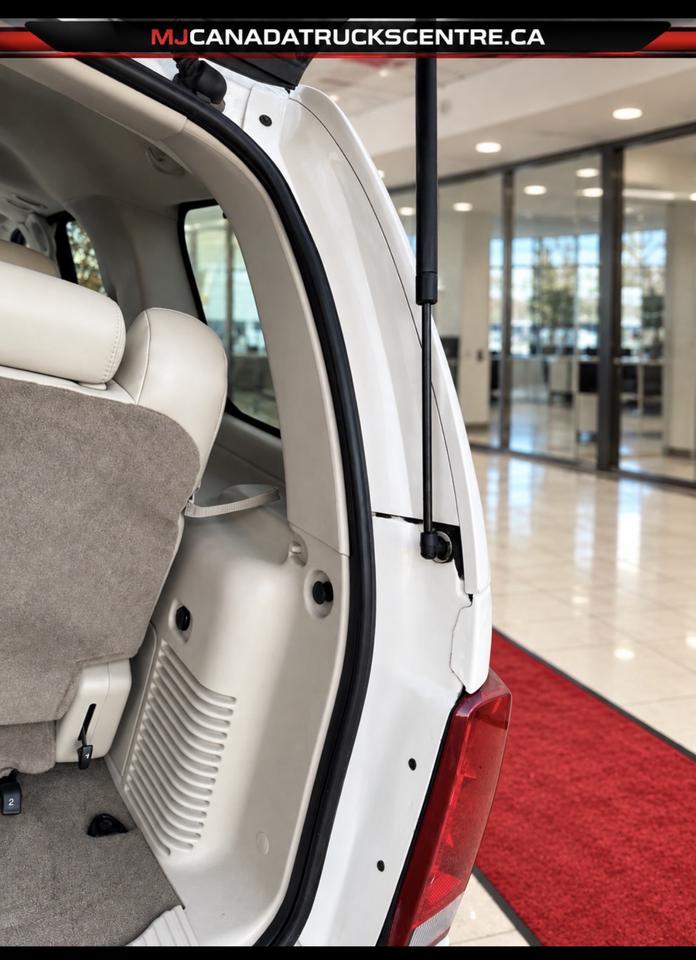 2004 Cadillac Escalade Luxury Showroom Condition ( Sold Unit ) Photo